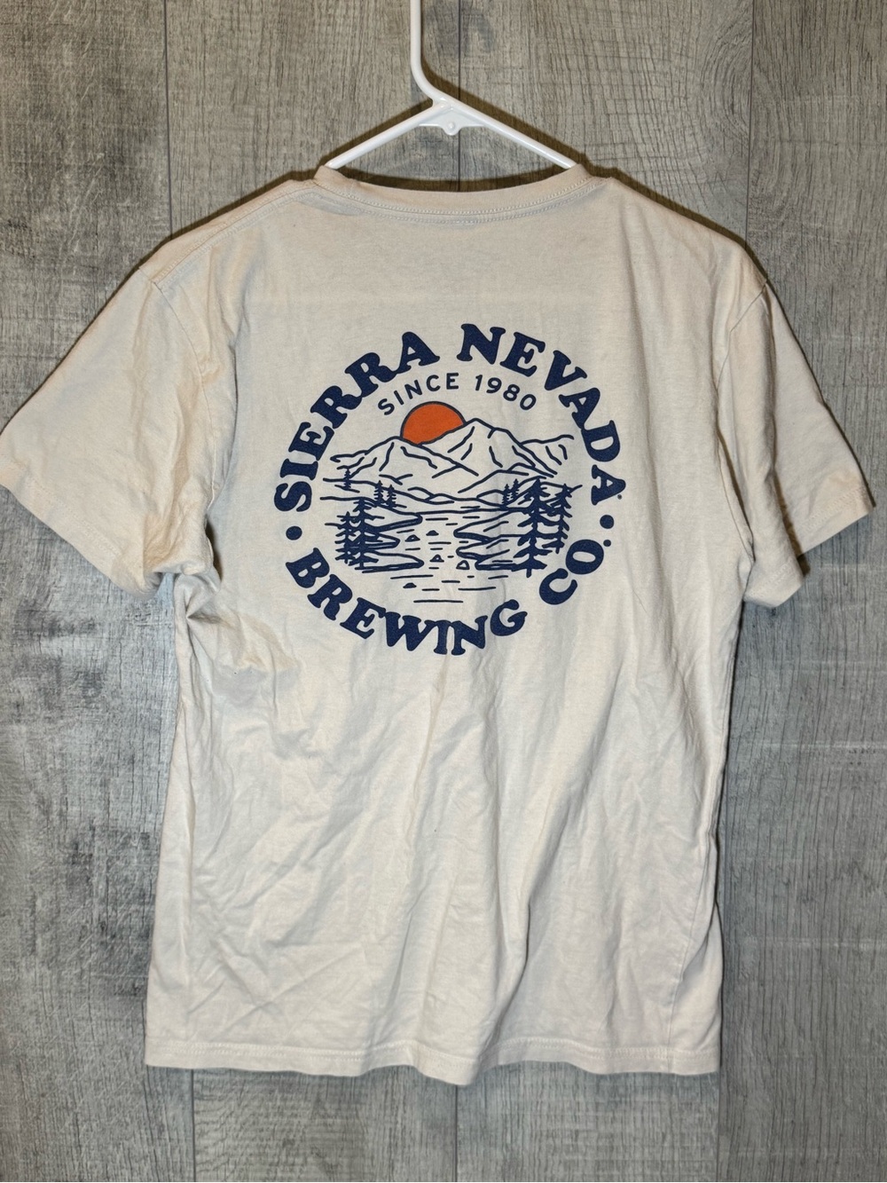 Sierra Nevada Brewing Co Beige Tan Men's Medium Short Sleeve Crew Neck Brewery